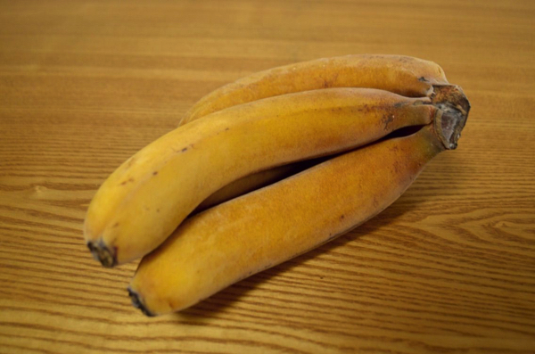カチンコチンに凍ったバナナ