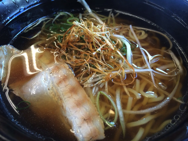 「出汁入り鶏がら醤油ラーメン」も本格的!