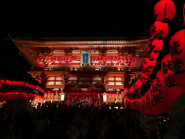 京都 伏見稲荷大社の本宮祭が幻想的でフォトジェニック ごりらのせなか