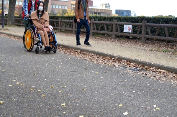 車椅子を押させてもらう