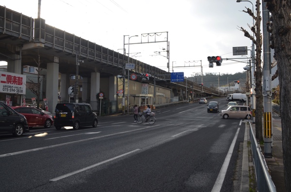 「川田道」の交差点