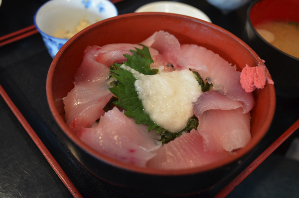 まぐろ丼定食