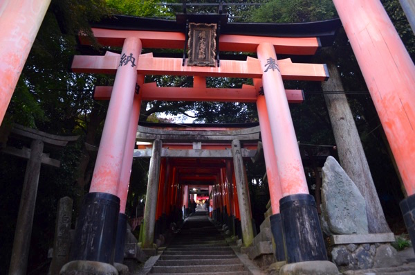 田中社（権太夫大神）へ続く階段