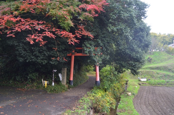 大岩神社の参道入り口