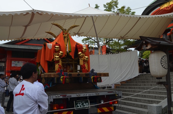 いよいよ神様が本殿へ