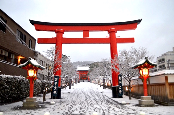 雪の日の一番鳥居