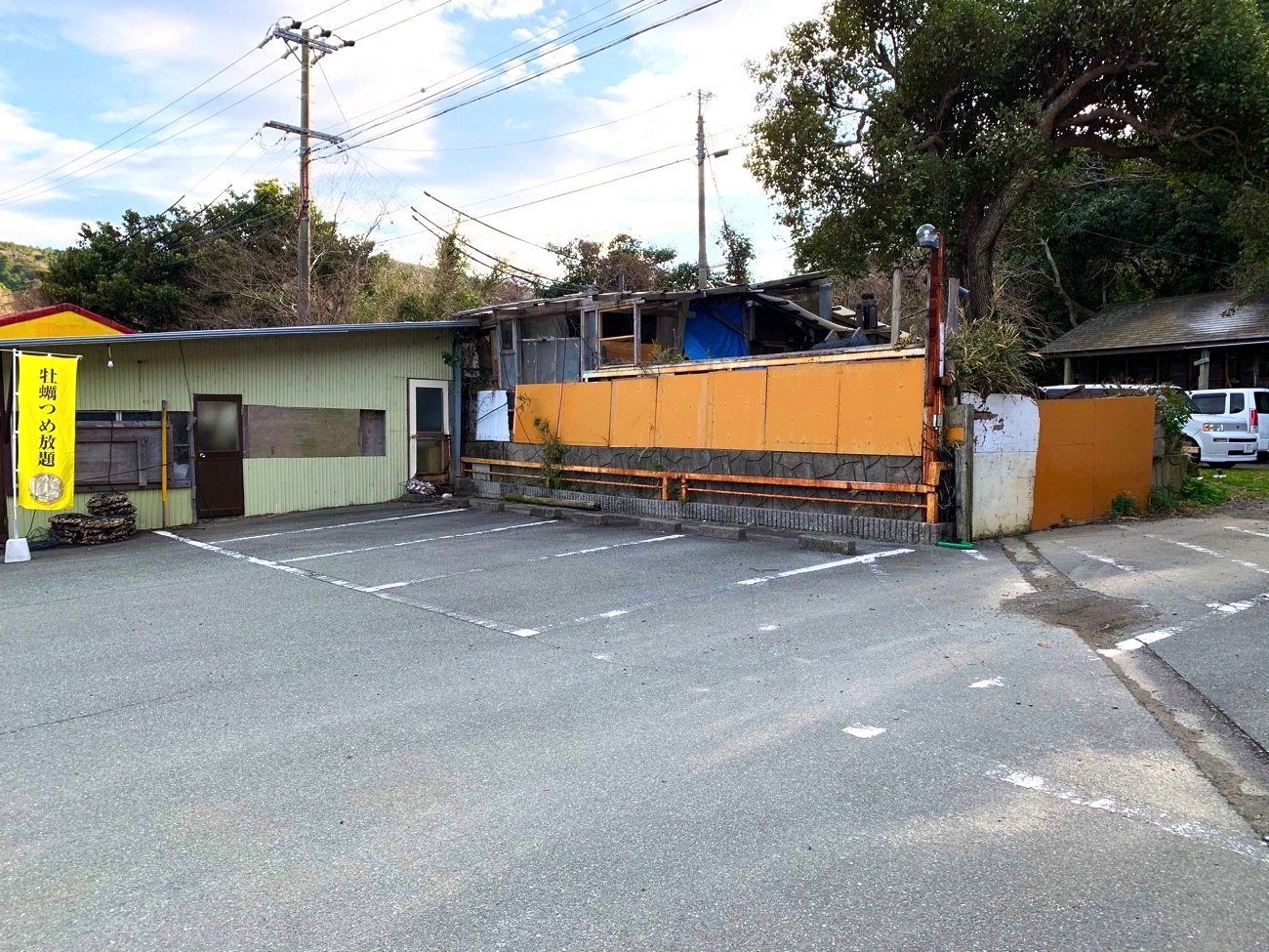 お店の前の駐車場