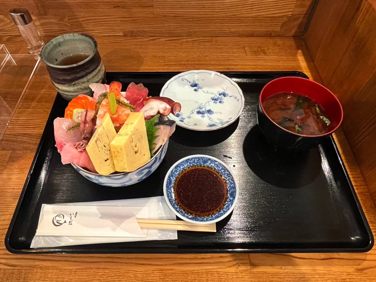 ランチメニューの海鮮丼