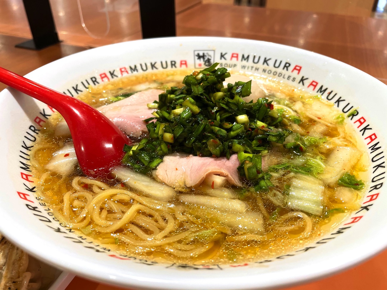 「神座」の煮玉子ラーメン