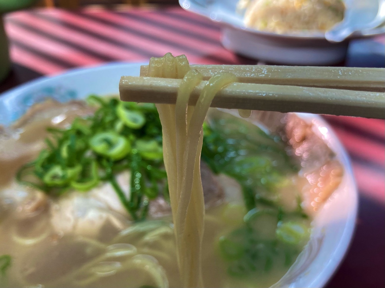 ストレートの細麺