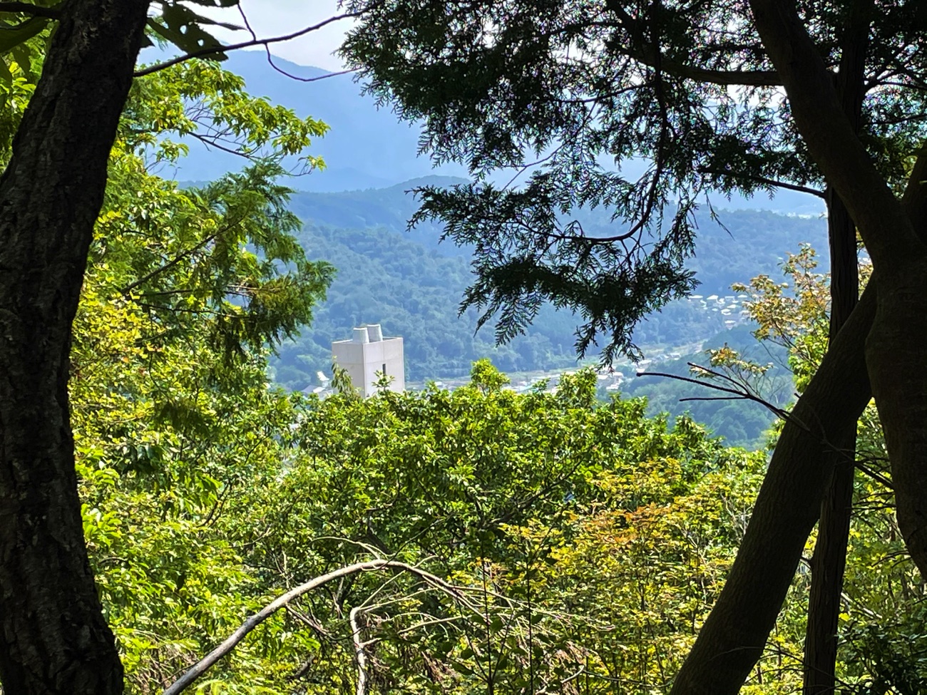 京都市東北部クリーンセンターが見える