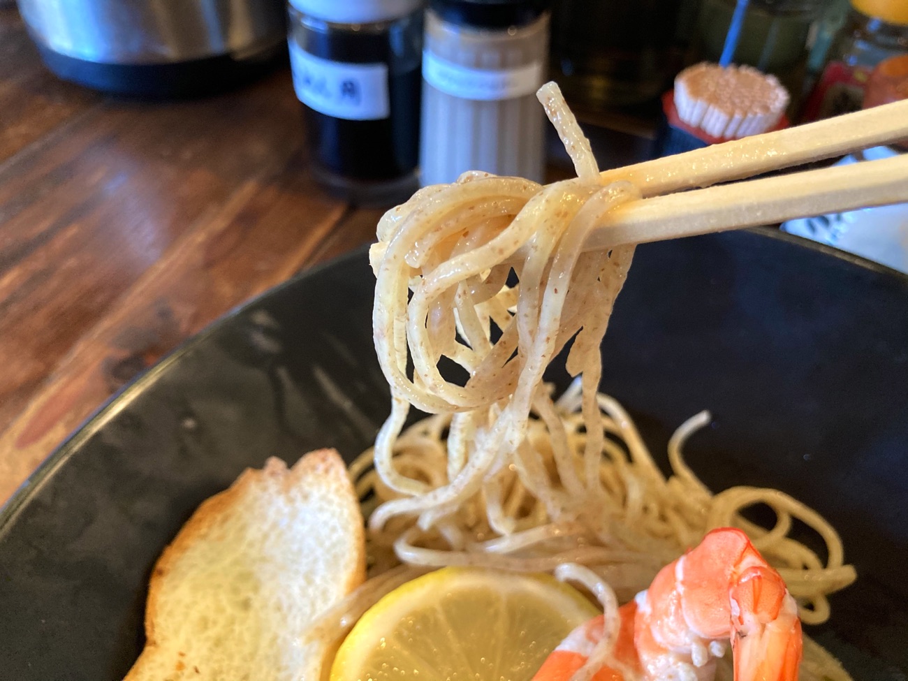 蕎麦のような麺