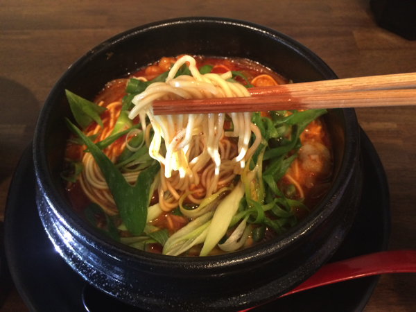 食べ応えのあるストレート麺