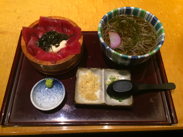 天然まぐろのとんぶり山かけ丼とごまそばのセット