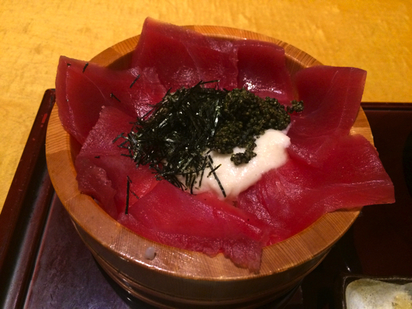 天然まぐろのとんぶり山かけ丼