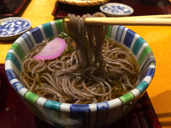 大阪 梅田 ごまそば がセットになった高田屋のランチが美味い ごりらのせなか