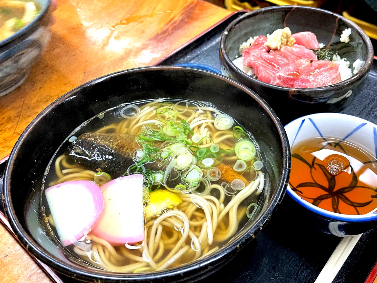 「にしんそば」と「まぐろ丼」