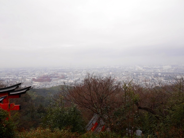 雨の日の四ツ辻