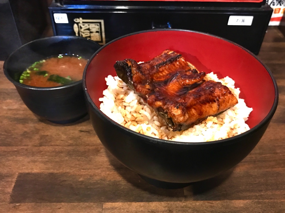 大阪 淀屋橋 500円でうな丼が食べられる 名代 宇奈とと 梅田店 で昼から大満足じゃ ごりらのせなか